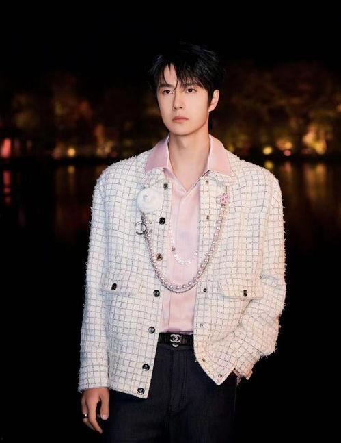 王一博恋情最新爆料图片,甜蜜瞬间引网友热议 第2张 王一博恋情最新爆料图片,甜蜜瞬间引网友热议 第2张